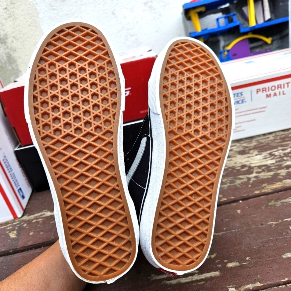 Vans Black High-Top Men's Shoes - Picture 16 of 16
